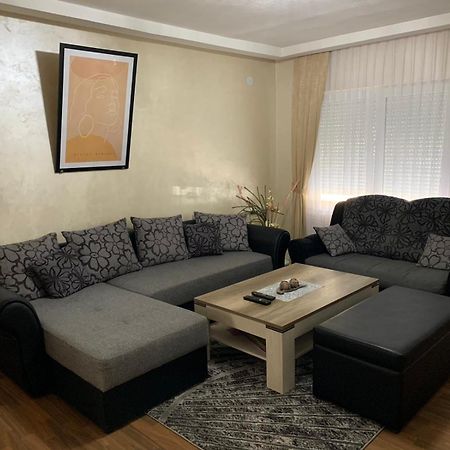 Anja Apartman Bosanski Samac Esterno foto